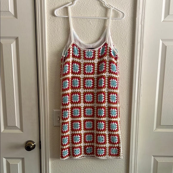 LAST CHANCE Red and White Scoop Neck Sheath Mini Dress - Picture 4 of 5